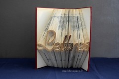 Etude de lettres, sculpture de livre plié