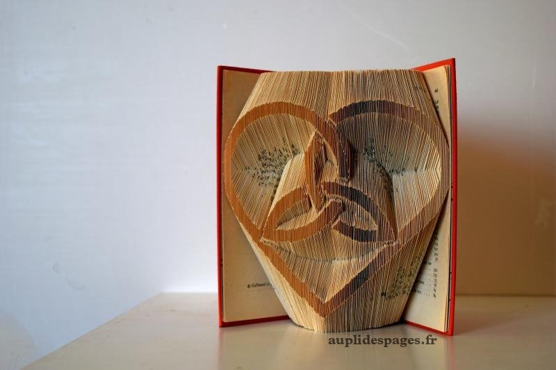 Coeur celtique, sculpture de livre plié