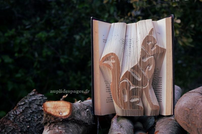 Le rusé renard, sculpture de livre plié